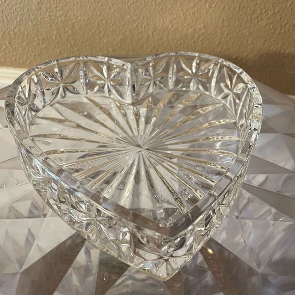 Glass Crystal Large Heart Trinket Box with Lid 7x7 Gorgeous!! - Picture 3 of 14
